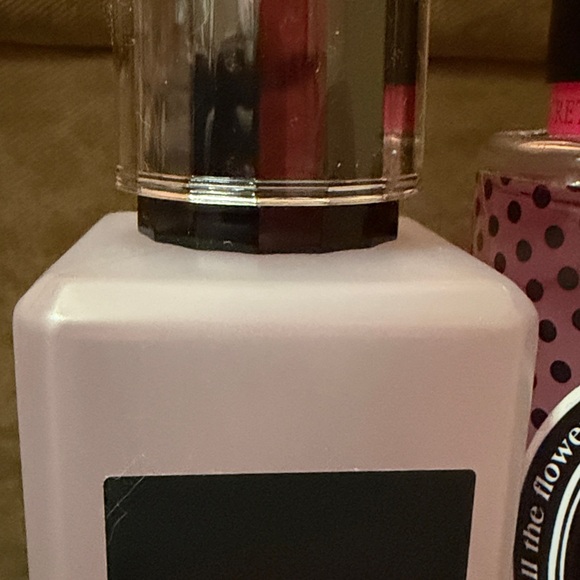 Victoria's Secret Fabulous and Spring Fever Fragrance Set brand new - Picture 3 of 10